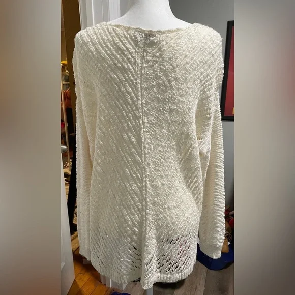 American Eagle Cream pullover - Picture 3 of 3